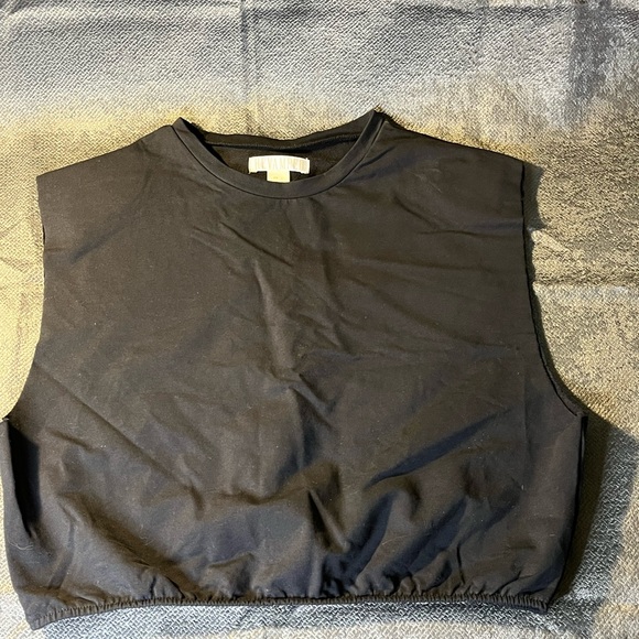 3/$30 Revamped | Black Padded Sleeveless Crop Top | Size L - Picture 2 of 10